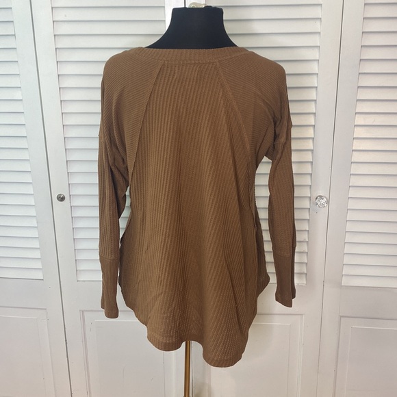 Maurices 24/7 | Waffle Textured Light Brown Long Sleeve Blouse | Size Large - Picture 2 of 4